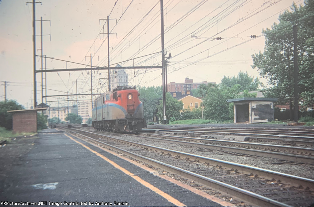 GG1 runs light through South Elizabeth